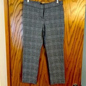 Amanda and Chelsea , size 6 , crop trousers